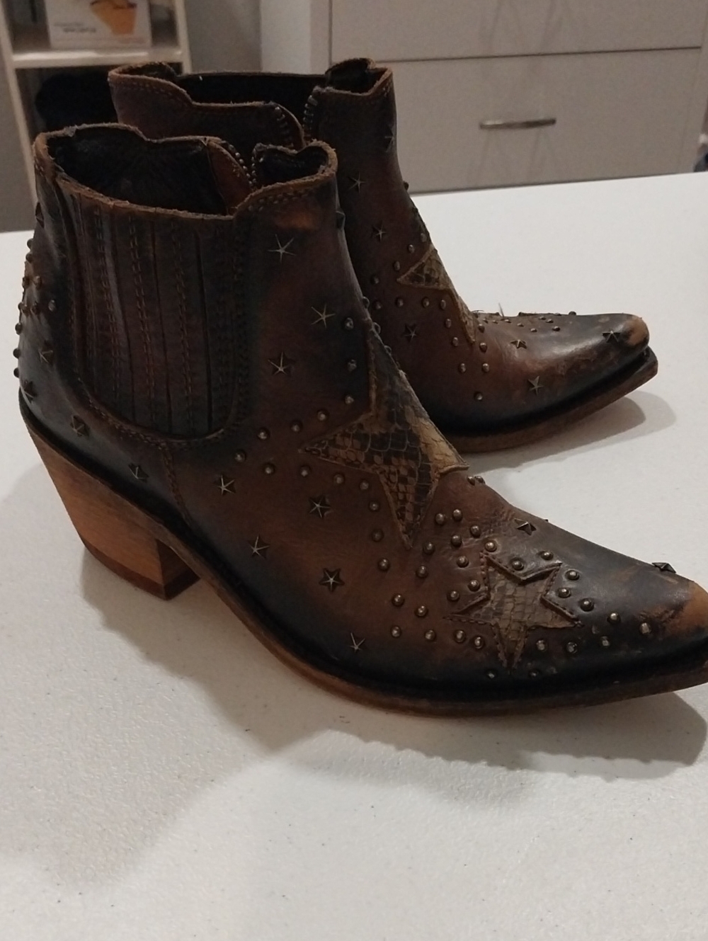 PRE-SEASON SALE PRICE!LIBERTY Black Brown Star-Accented Leather Ankle Boots